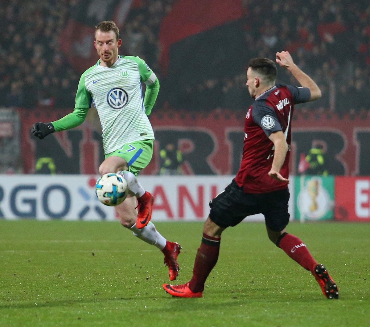 关于沃尔夫斯堡客场逆转取胜，排名升高的信息